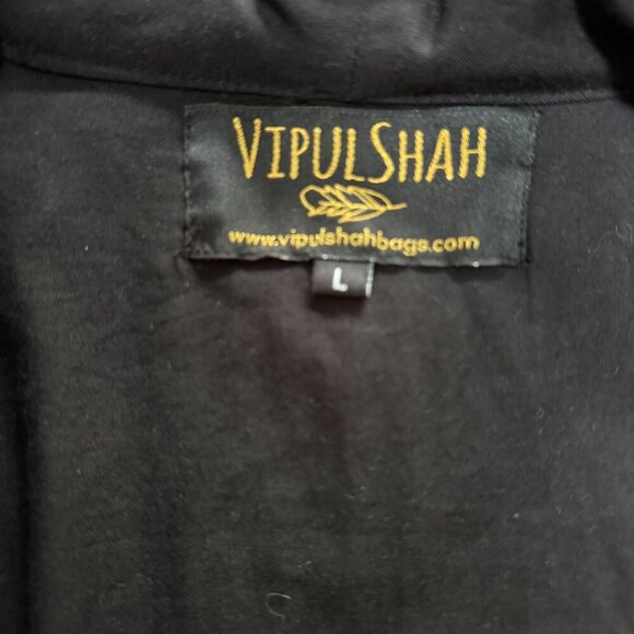 Vipul Shah Hand-Embroidered Black Open-Front Jacket With Floral Ivory Threadwork - Picture 8 of 8